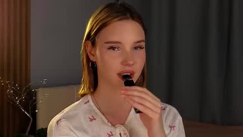 Snapshot of soul_garden chatting on November 2025 03:34:01 PM sylene online show from November 2025 03:34:01 PM