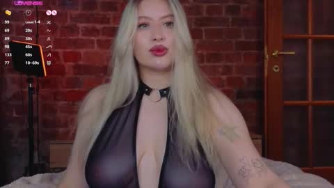 soulmeinme online show from October 2025 08:21:02 PM