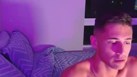 Snapshot of southernguyxx chatting on November 2025 02:33:01 AM SouthernGuyx online show from November 2025 02:33:01 AM