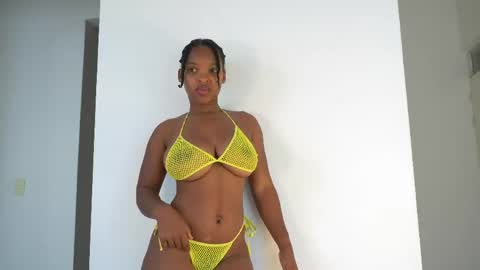 Snapshot of sow_fitt chatting on May 2026 12:12:01 PM sow_fitt online show from May 2026 12:12:01 PM