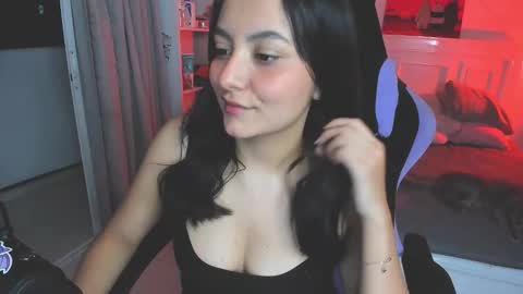 Lili online show from October 2025 11:01:02 PM