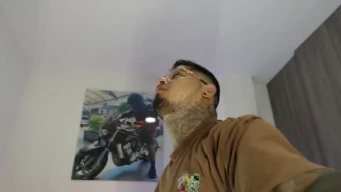 soy_apolo online show from December 2025 02:12:02 PM