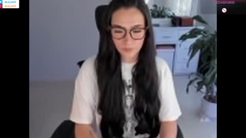 Luisa    online show from January 2025 10:39:01 PM