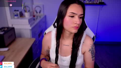 Luisa    online show from September 2025 11:38:01 PM