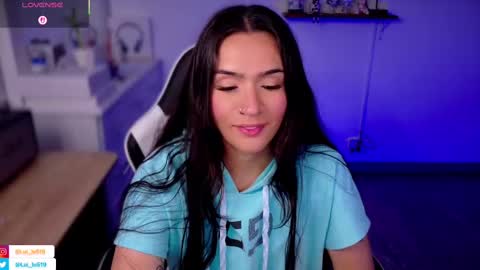 Luisa    online show from October 2025 09:01:01 PM