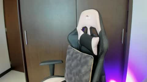 Snapshot of soycinthya_r chatting on June 2026 08:03:01 PM CINTHYA online show from June 2026 08:03:01 PM