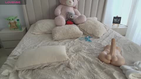 Adeline independent model online show from December 2024 05:37:01 PM