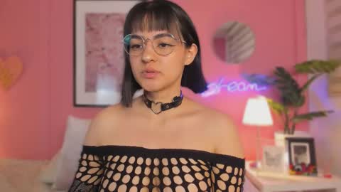 Aleja online show from October 2025 05:38:02 AM