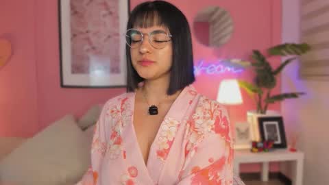 Aleja online show from October 2025 05:38:02 AM