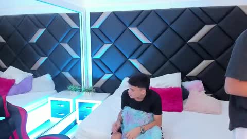 Snapshot of space_boys18 chatting on November 2025 12:10:02 AM Gabo Lucas and Justin online show from November 2025 12:10:02 AM