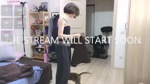 Roxy online show from November 2025 06:43:01 PM