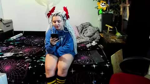 Snapshot of spanking_girls chatting on January 2025 09:00:01 AM Evgenia online show from January 2025 09:00:01 AM