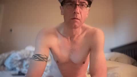 Snapshot of sparker1169 chatting on December 2024 07:43:02 PM Dad online show from December 2024 07:43:02 PM