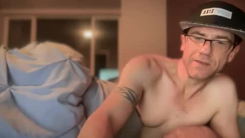 Snapshot of sparker1169 chatting on December 2024 04:22:02 AM Dad online show from December 2024 04:22:02 AM