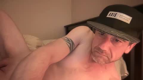 Snapshot of sparker1169 chatting on January 2025 04:29:02 PM Dad online show from January 2025 04:29:02 PM