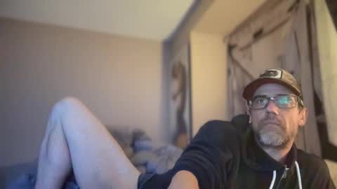 Snapshot of sparker1169 chatting on November 2025 07:41:02 AM Dad online show from November 2025 07:41:02 AM