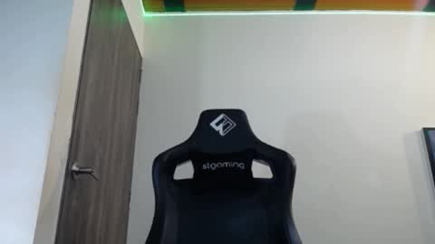     online show from February 2025 05:52:01 AM