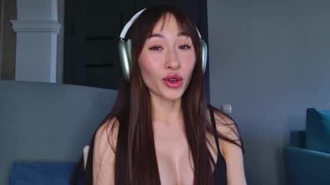 Nicole online show from March 2025 12:41:01 PM