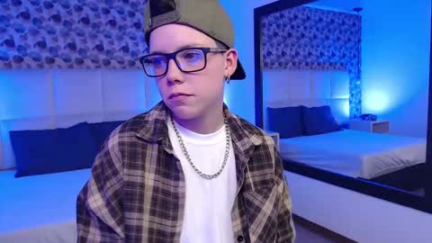 spencerm_ online show from October 2025 08:58:01 PM