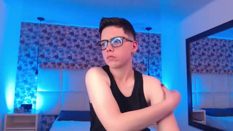 spencerm_ online show from November 2025 07:38:01 PM