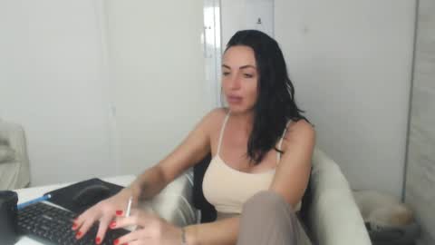 Carla online show from March 2025 05:39:02 PM