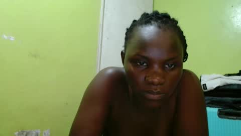 Snapshot of spicy_bella69 chatting on May 2026 07:04:02 AM spicy_bella69 online show from May 2026 07:04:02 AM
