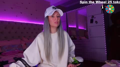 Alicia online show from December 2025 10:11:01 AM