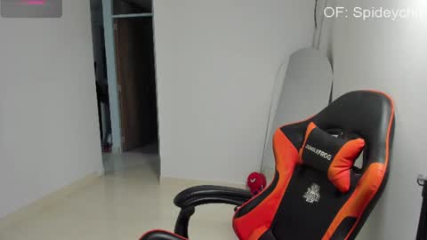 Snapshot of spideychill chatting on June 2026 11:30:02 PM spideychill online show from June 2026 11:30:02 PM