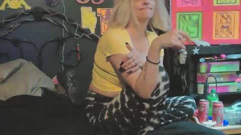 Snapshot of splashh_queen420 chatting on April 2026 10:51:01 PM Daddy His Splash Queen online show from April 2026 10:51:01 PM