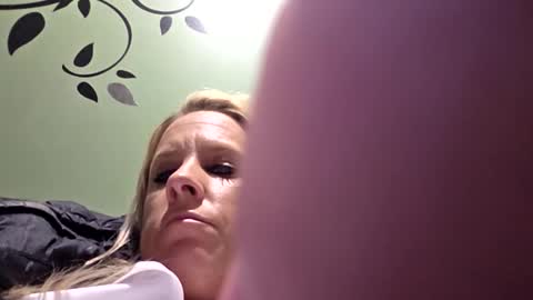 Snapshot of spnk6me9 chatting on January 2026 10:01:01 PM spnk6me9 online show from January 2026 10:01:01 PM