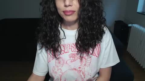 Doll online show from December 2024 01:58:01 PM