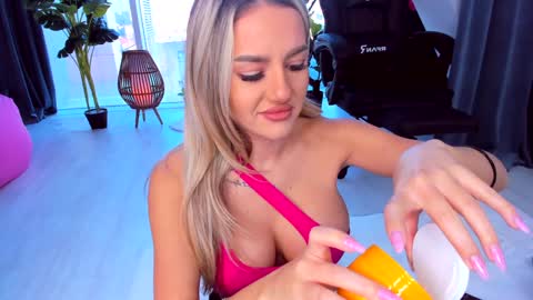 Anna online show from January 2025 11:50:02 AM