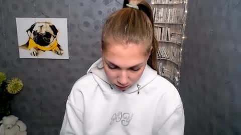 Snapshot of sport_tall_karina chatting on February 2025 07:50:01 AM Karina online show from February 2025 07:50:01 AM