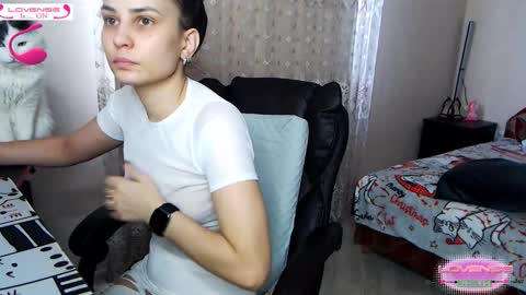 Snapshot of sports_woman5 chatting on February 2026 08:19:02 AM Tips are the best compliment to a woman online show from February 2026 08:19:02 AM