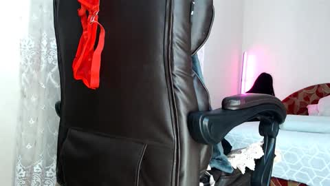 Snapshot of sports_woman5 chatting on February 2026 08:11:01 AM Tips are the best compliment to a woman online show from February 2026 08:11:01 AM