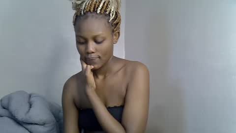 Tashy online show from October 2025 10:10:01 PM