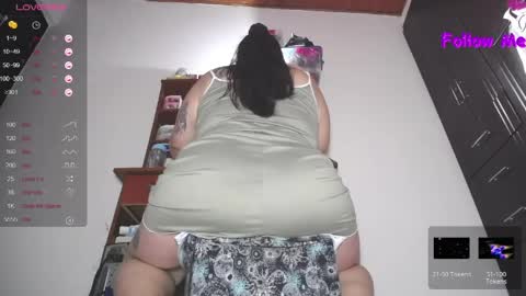 Snapshot of squirtmachinex chatting on May 2026 01:33:01 AM Wanda online show from May 2026 01:33:01 AM