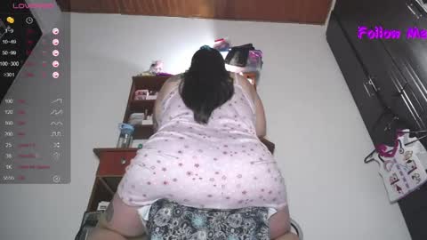 Snapshot of squirtmachinex chatting on May 2026 01:44:01 AM Wanda online show from May 2026 01:44:01 AM