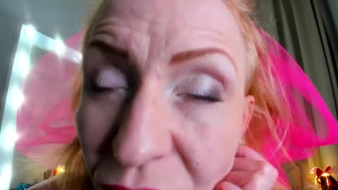 Alisa online show from October 2025 10:29:02 PM