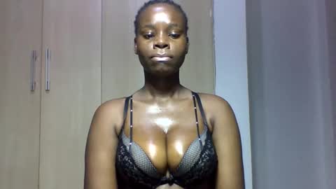 Snapshot of squiter_girlie chatting on November 2025 04:45:02 AM Squiter online show from November 2025 04:45:02 AM