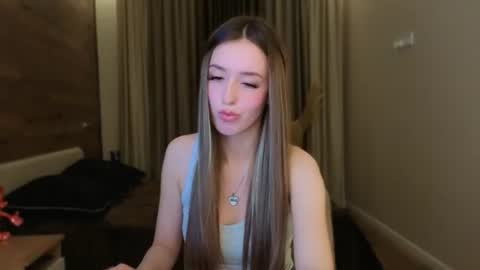 Snapshot of ssurf_time chatting on June 2026 07:22:02 PM Chloe online show from June 2026 07:22:02 PM