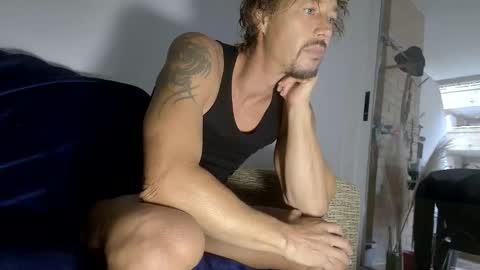 Snapshot of st_amor chatting on October 2025 01:00:02 PM St Amor online show from October 2025 01:00:02 PM