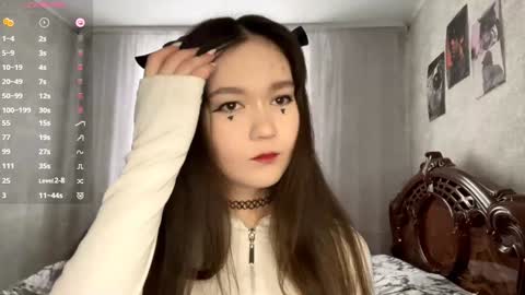 Emily online show from November 2025 09:00:02 AM