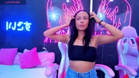 staarlightt online show from September 2025 08:46:01 PM