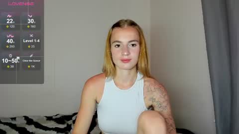 Snapshot of stacey_brow chatting on June 2026 01:34:01 AM stacey online show from June 2026 01:34:01 AM