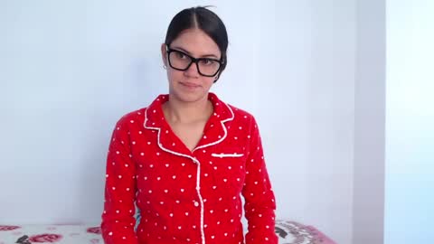 Snapshot of stacey_taylor7 chatting on May 2026 12:32:02 PM stacey_taylor7 online show from May 2026 12:32:02 PM