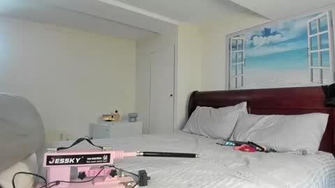 staciwilde online show from September 2025 05:04:01 PM