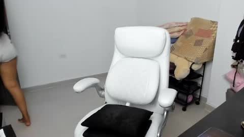 Zulma Yisset online show from January 2025 04:43:01 AM