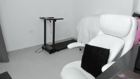 Zulma Yisset online show from November 2025 02:23:02 AM