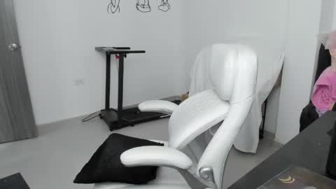 Zulma Yisset online show from April 2026 04:46:01 AM